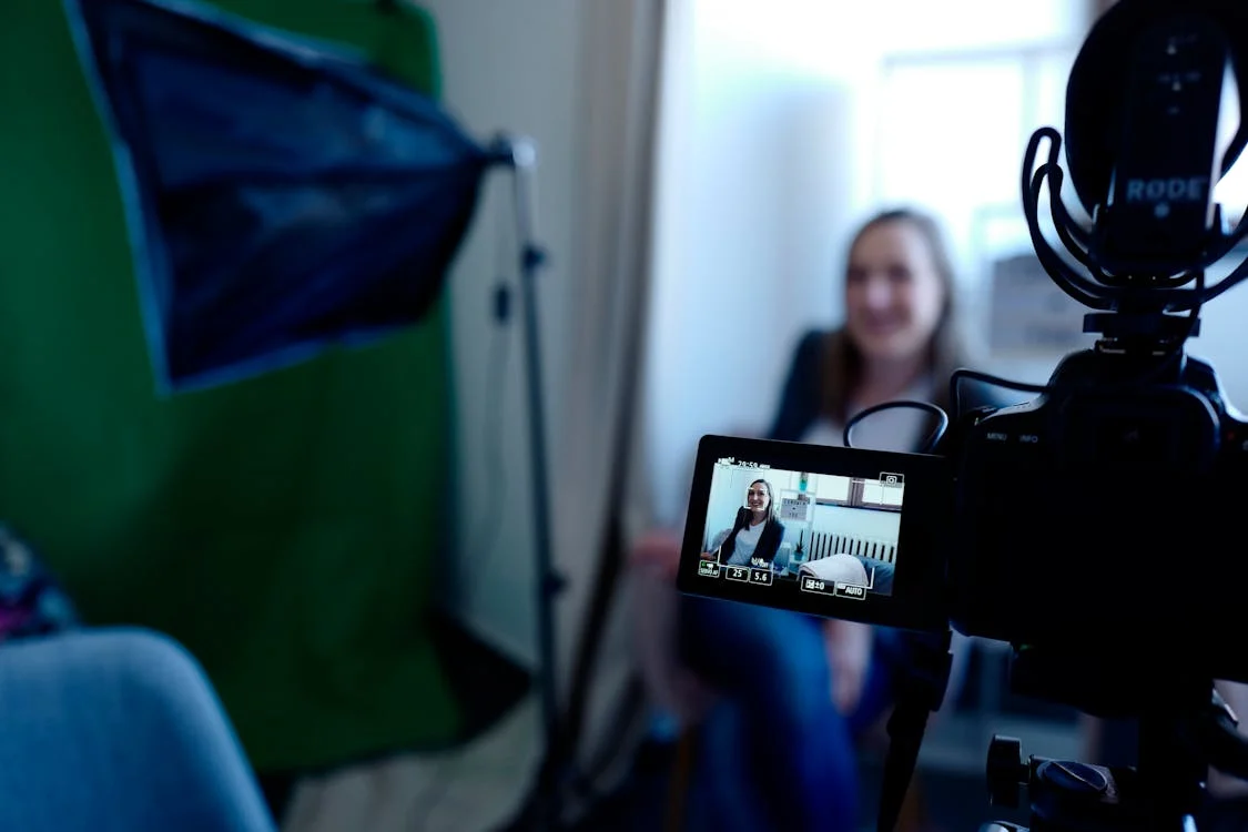 7 Ways Businesses Can Use Videos to Streamline Internal Communication and Increase Efficiency